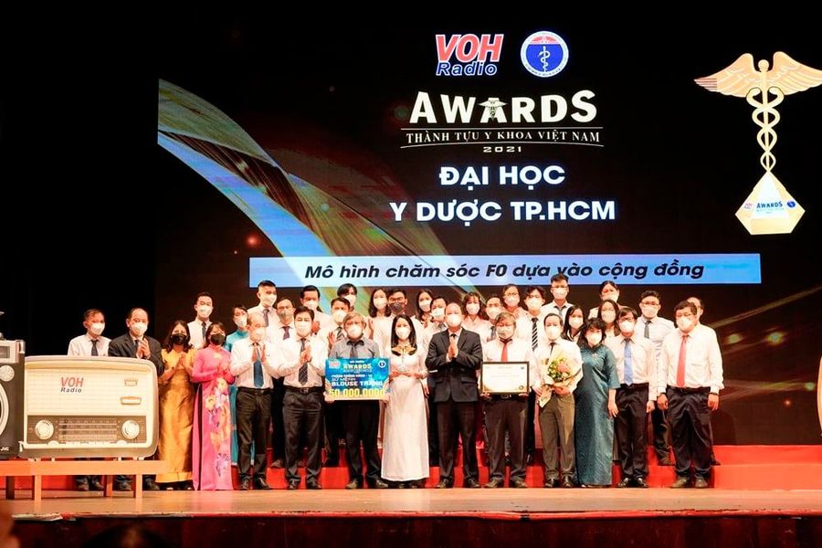 Mô hình “Chăm sóc F0 dựa vào cộng đồng” của Đại học Y Dược TPHCM đạt Giải thưởng Thành tựu Y khoa Việt Nam năm 2021.